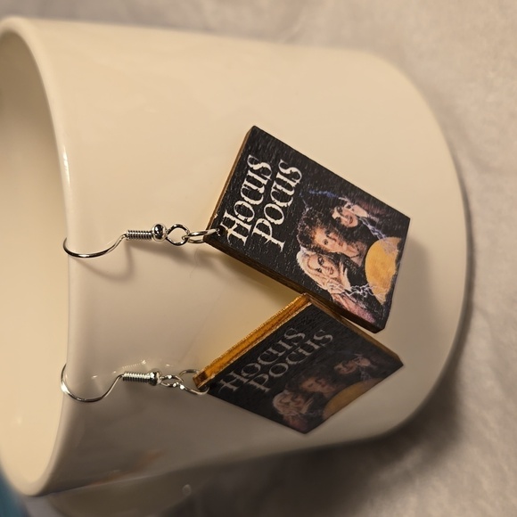 3 /$15 New Wooden Halloween Hocus Pocus Earrings - Picture 2 of 5